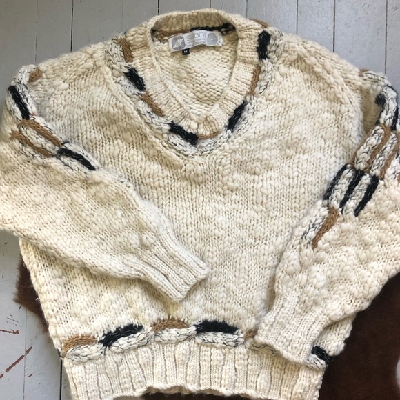 Hand knit chunky wool sweater - Picture 2 of 5